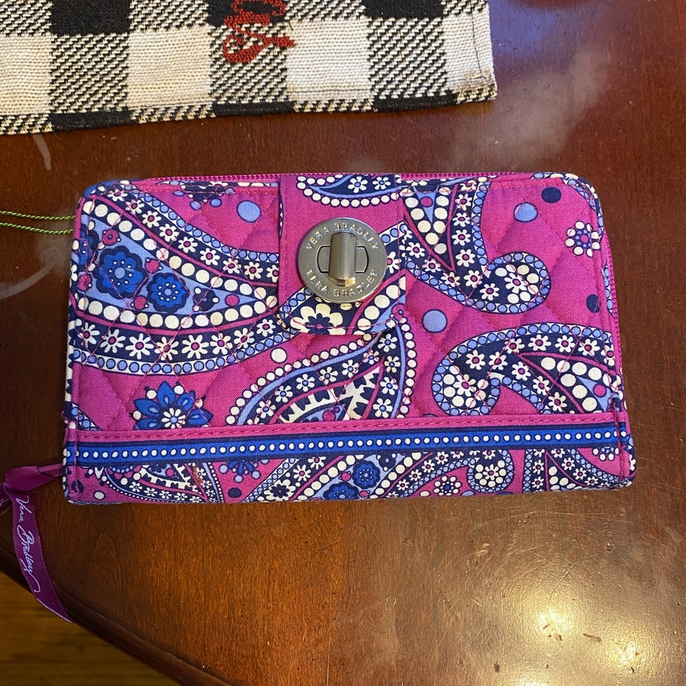 NWT Vera Bradley Turn Key Wallet